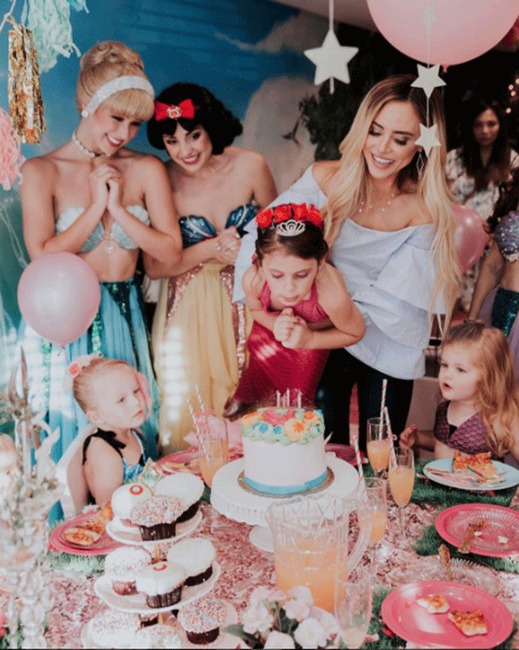 Amanda Stanton, Birthdays